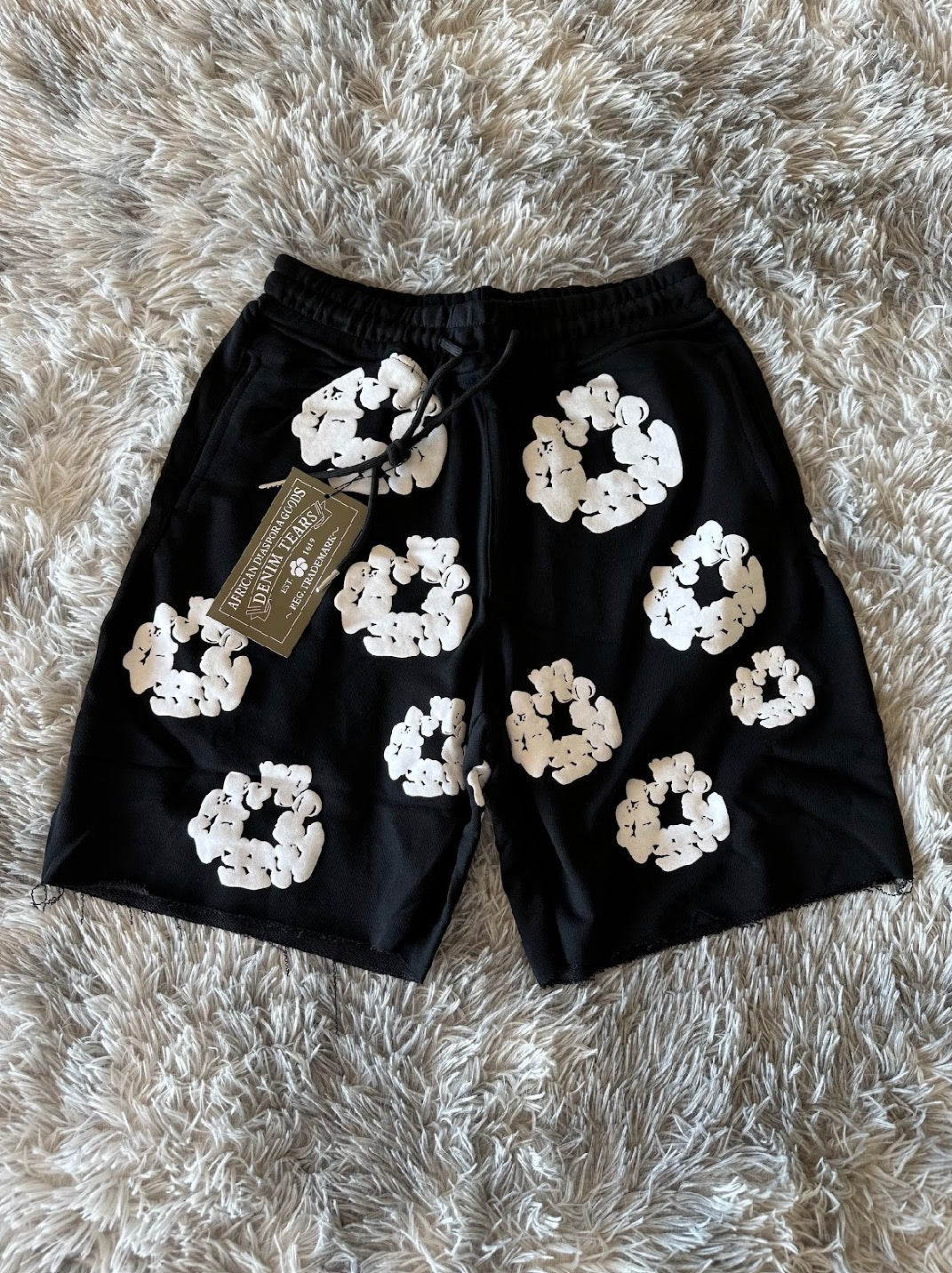 Pantalón corto DENIM TEARS “Negro y gris”